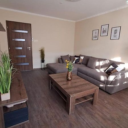 Szilfak City Apartman ハイデゥソボスロー エクステリア 写真