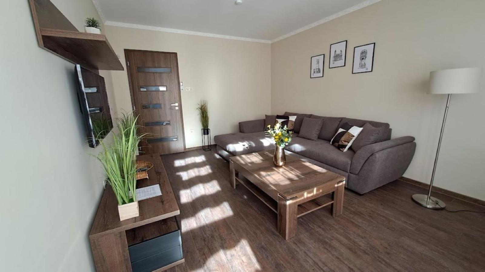 Szilfak City Apartman ハイデゥソボスロー エクステリア 写真