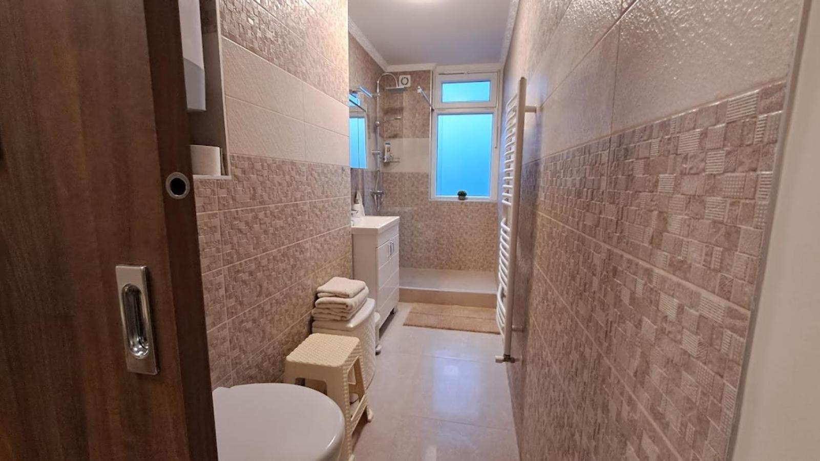 Szilfak City Apartman ハイデゥソボスロー エクステリア 写真