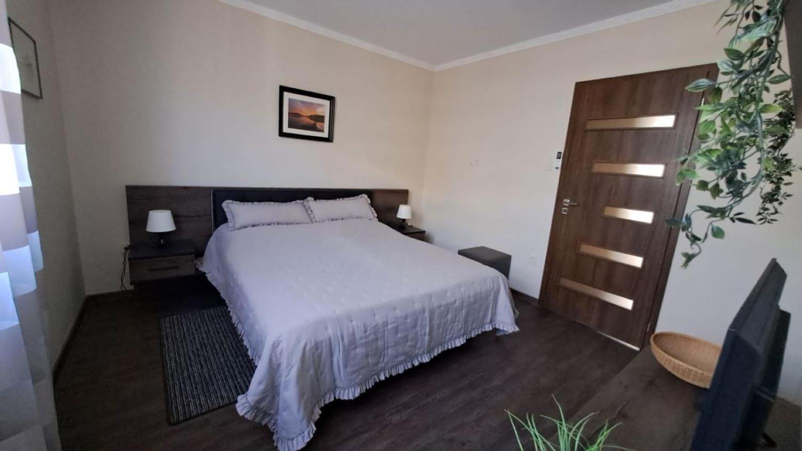 Szilfak City Apartman ハイデゥソボスロー エクステリア 写真
